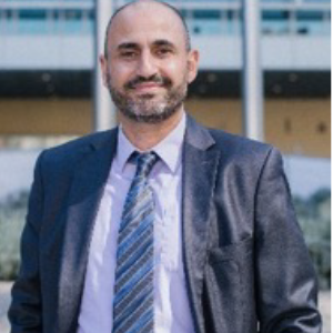 Dr. Nader AKIL