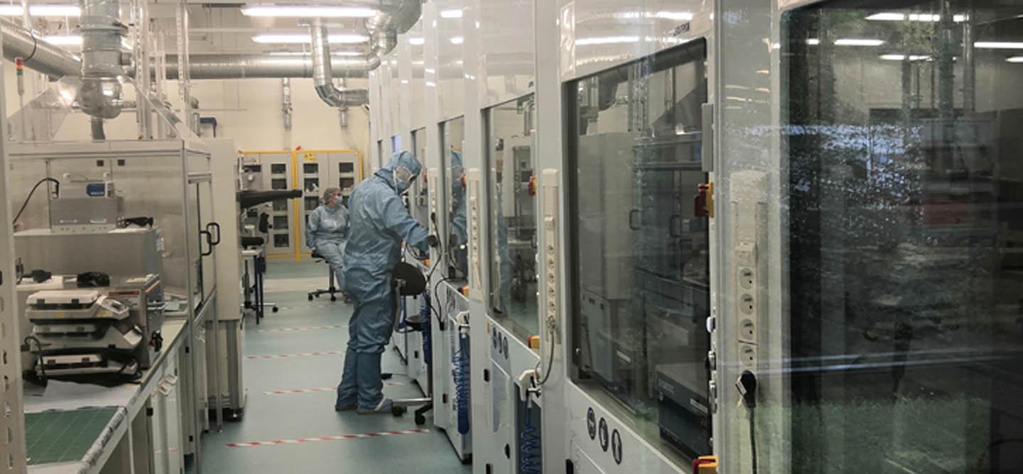 View of CEA clean room facilities dedicated to Perovskite photovoltaic (Tandem Si/PSK and single junction